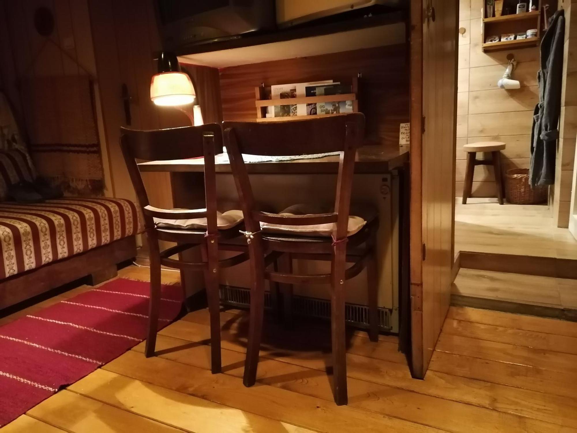Base For Adventurers - Urban Guerrilla Hotell Negotin Rom bilde